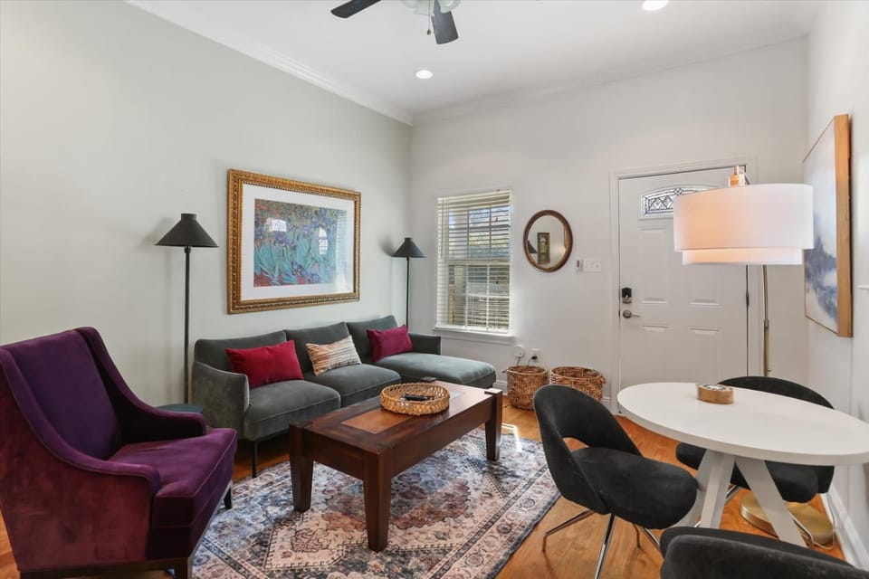 JazzFest Central Spotless 3BR w Driveway House in New Orleans