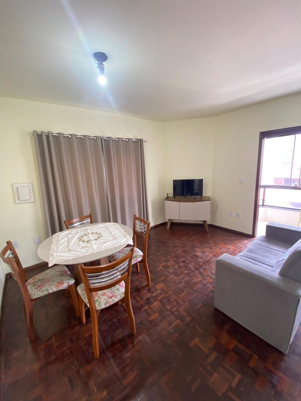 Centro de Tramandaí apto de 2 dormitótios na Av Fernandes Bastos Apartment in Tramandaí