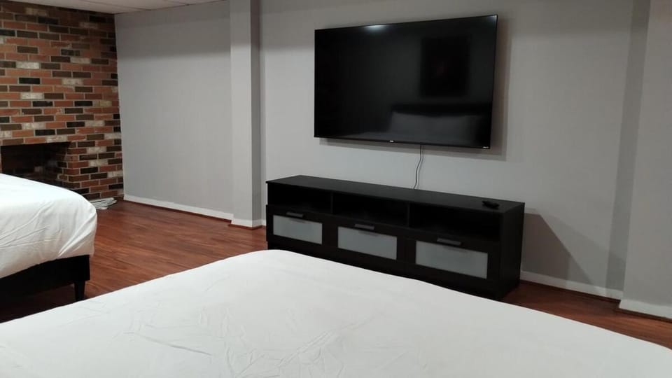 Private 1st Floor Unit near Balt City and John Hopkin Apartment in Rossville