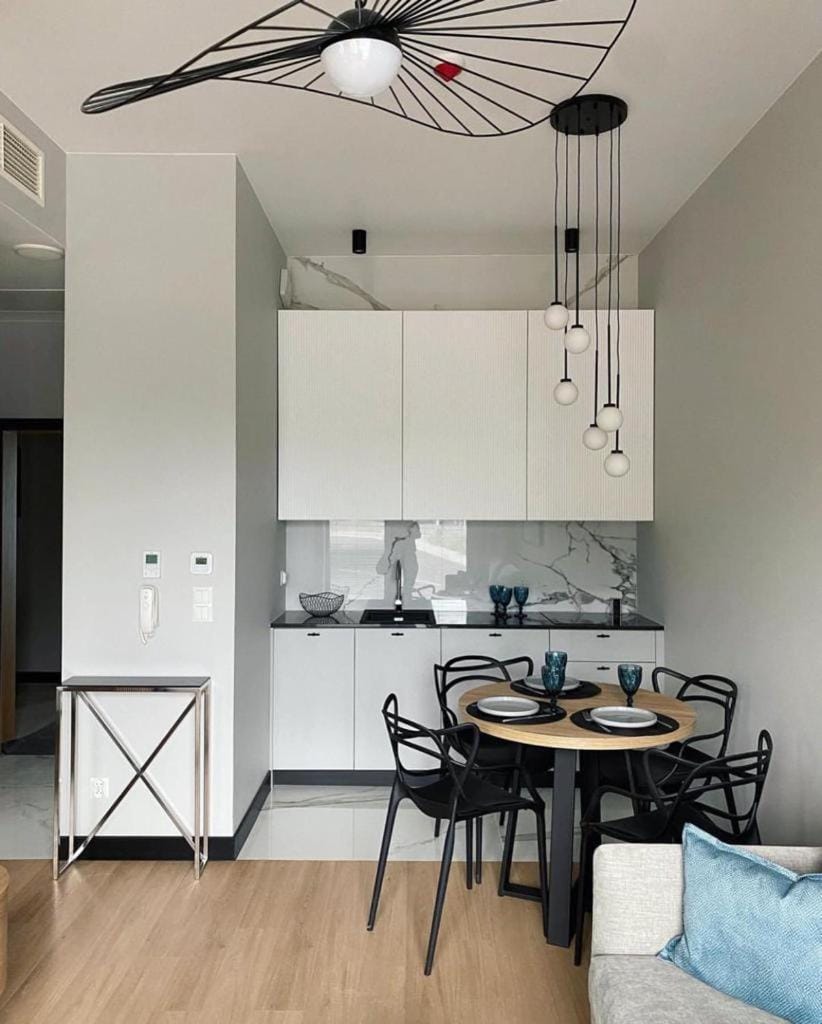 Kitchen or kitchenette, Dining area, stove