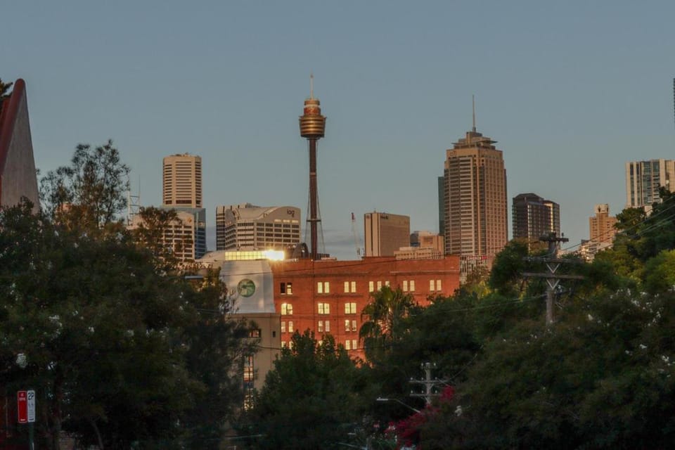 Modern 3BR Glebe Terrace with Courtyard - Walk Fish Market & Cafés House in Sydney
