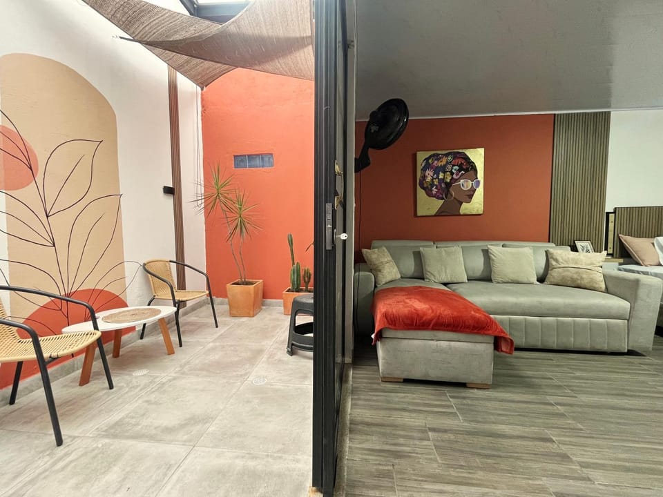 Suite boutique cerca al parque cama 2 x 2 y sofa cama House in Acacias