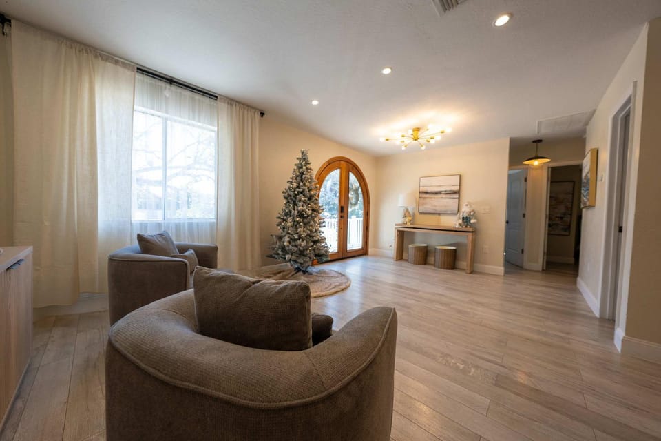 Starfish Beach Vacation Villa by Golden Coast Rentals House in Indian Rocks Beach