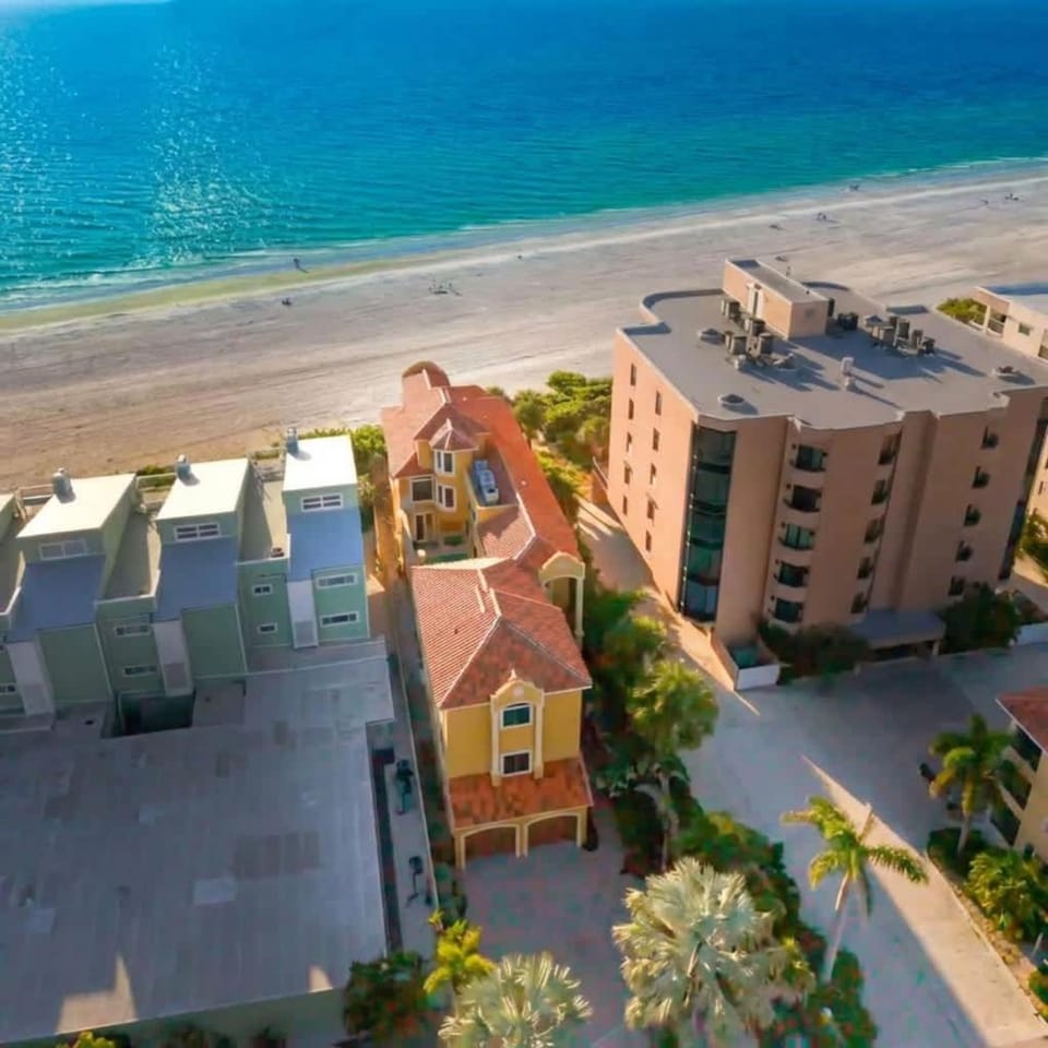 Vista del Mar Villa by GoldenCoastRentals House in Indian Shores