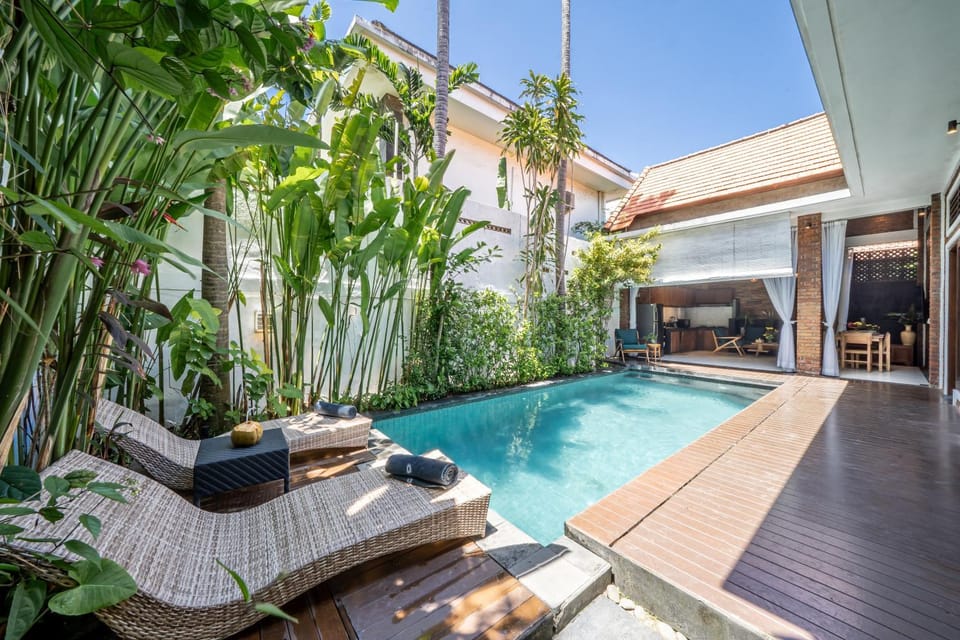 Property building, Swimming pool
