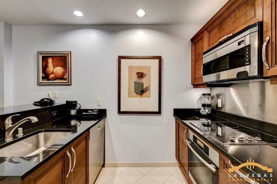 MGM Signature -1BR Work Desk Sphere Balcony Suite House in Las Vegas Strip