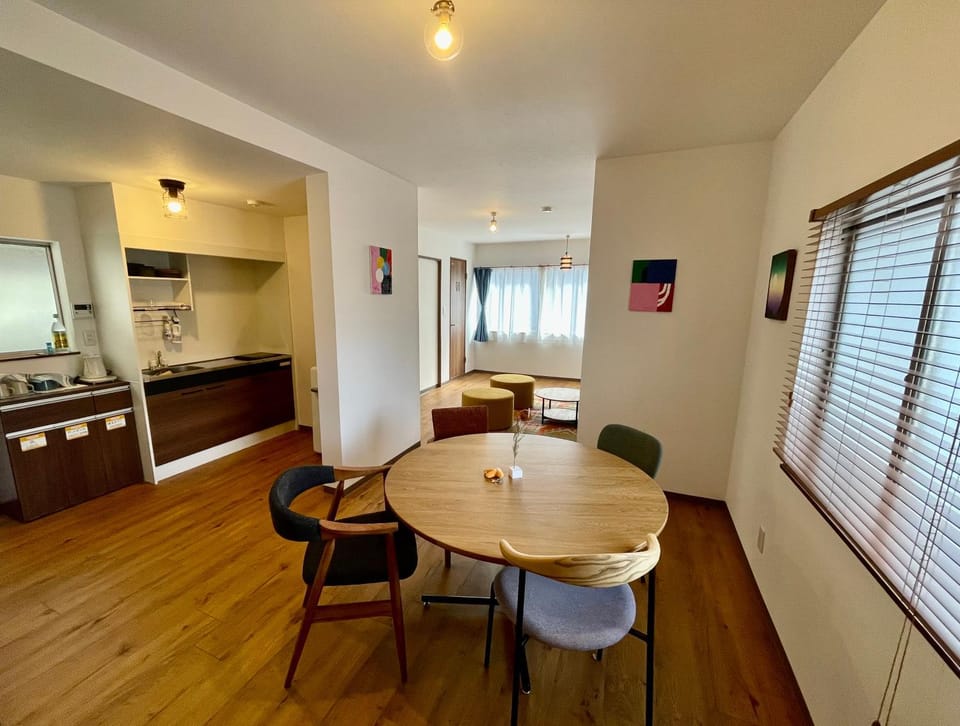 Living room, Dining area