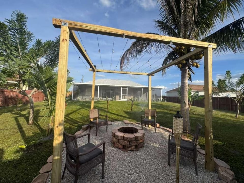 The paradise House in Lehigh Acres