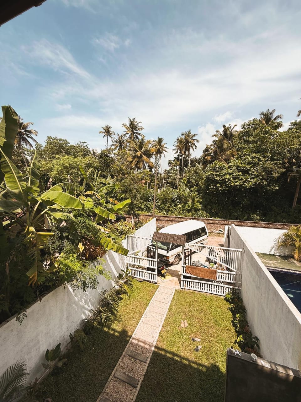 Nirvana Surf Retreat - Kabalana Hostel in Ahangama