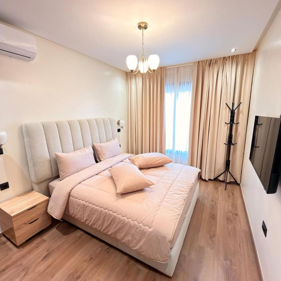 Bed, TV and multimedia, Bedroom, air conditioner