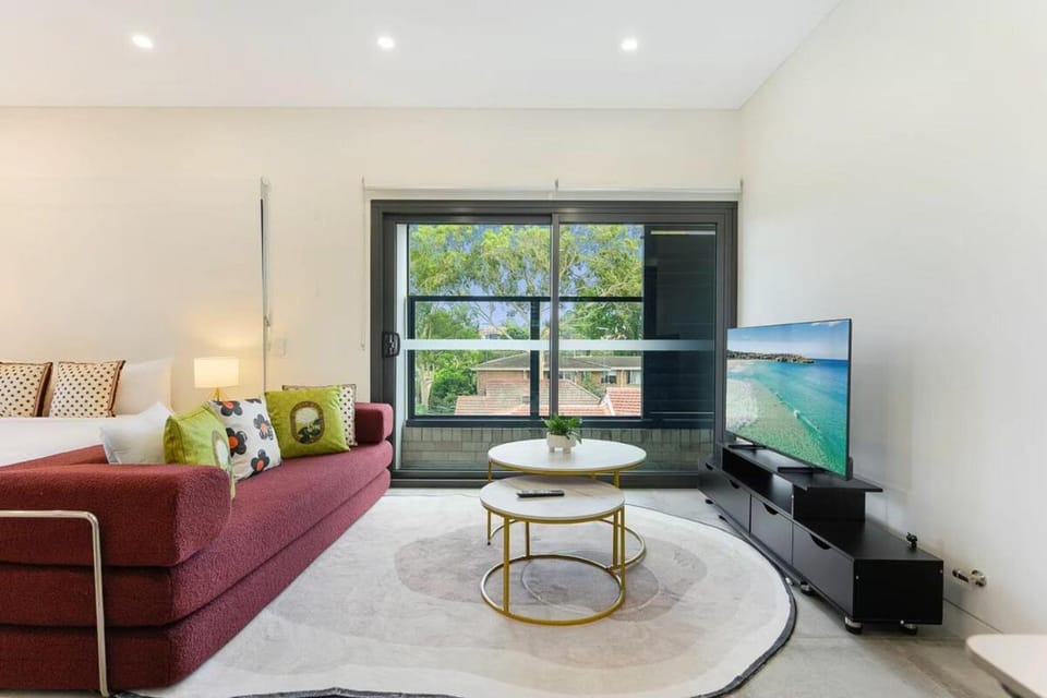 Modern Marrickville Studio 10 Min Walk to Train Apartment in Marrickville