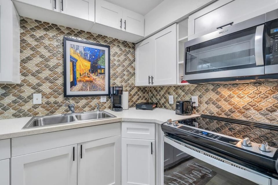 Ambiance of New Orleans Apartment in Metairie