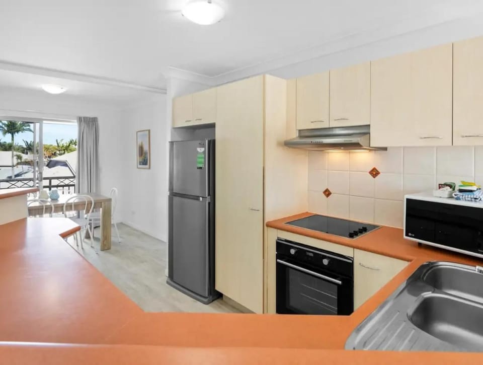 Kitchen or kitchenette, pet friendly, stove