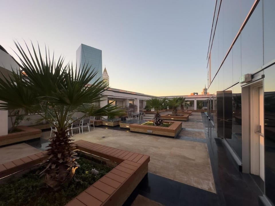 Sky Gardens By Luxe Living Collection - Duplex 2BR - DIFC Apartment in Dubai