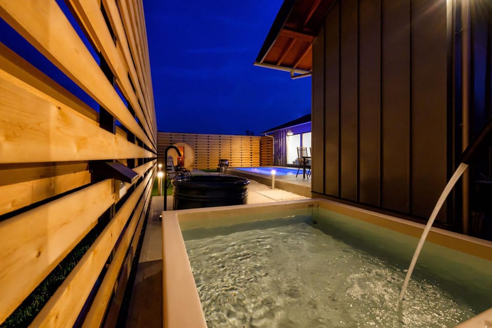 Hot Tub, Open Air Bath