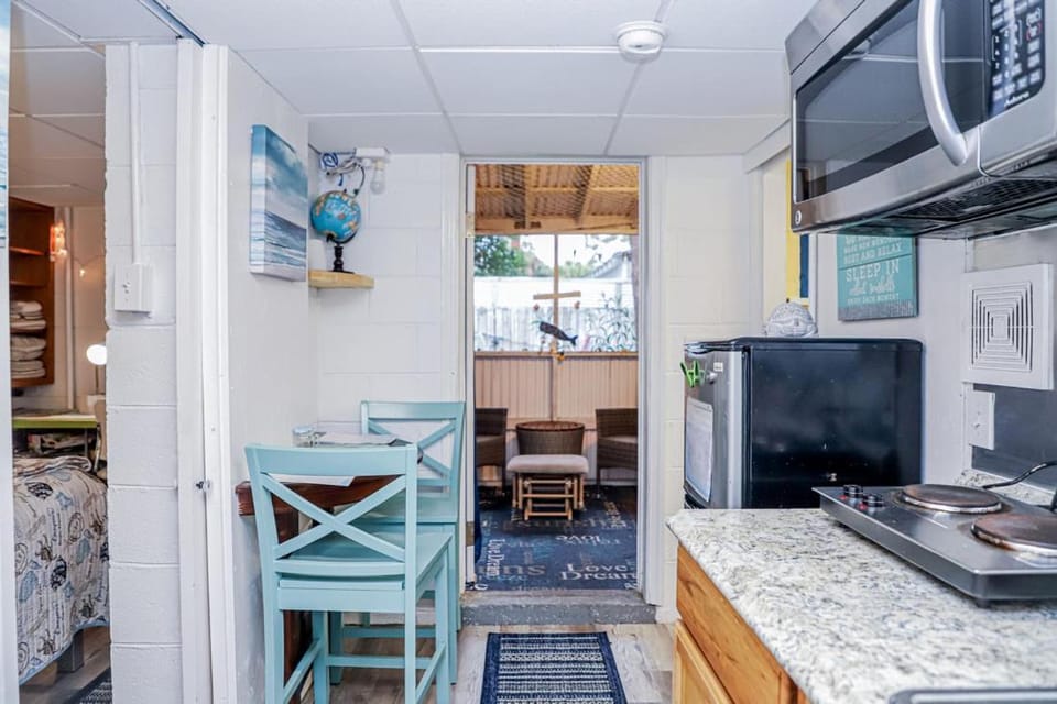 2 blocks to Bliss Tybee Beach, Minutes to Historic Savannah! House in Tybee Island
