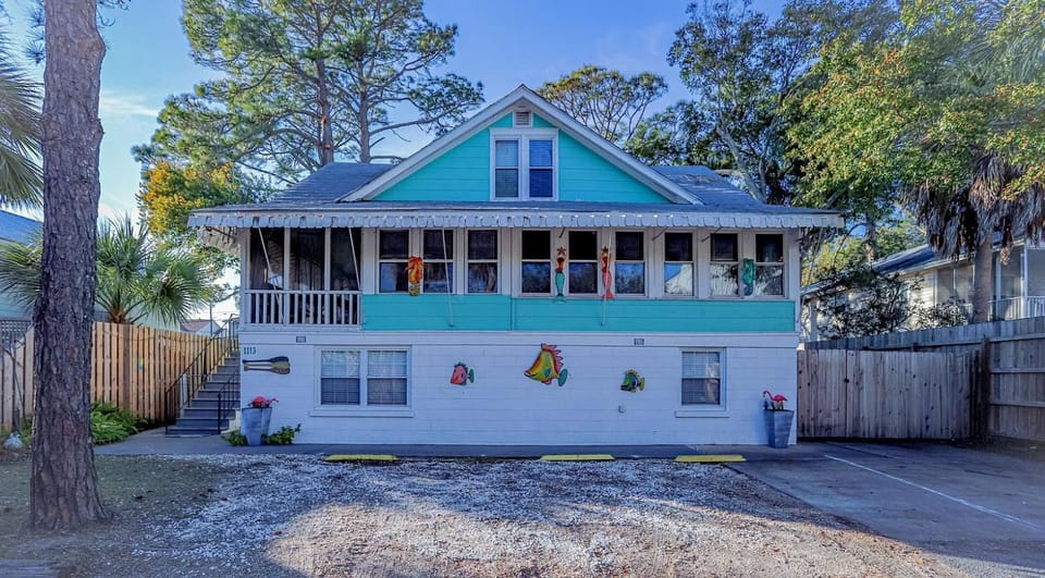 2 blocks to Bliss Tybee Beach, Minutes to Historic Savannah! House in Tybee Island