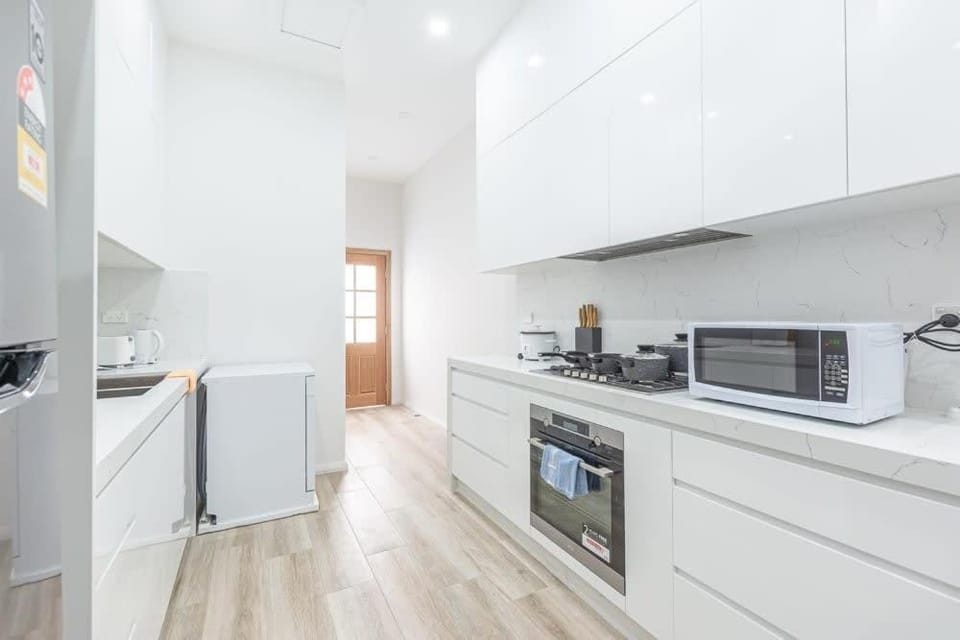 Kitchen or kitchenette, Kitchen or kitchenette