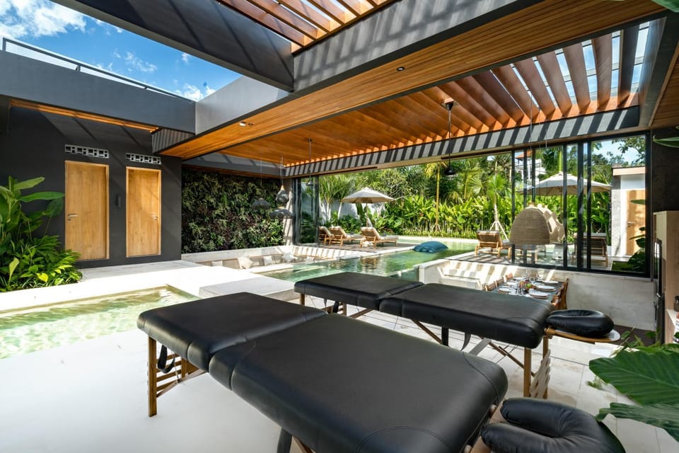 Day, Natural landscape, Massage, Massage, View (from property/room), Pool view, Swimming pool