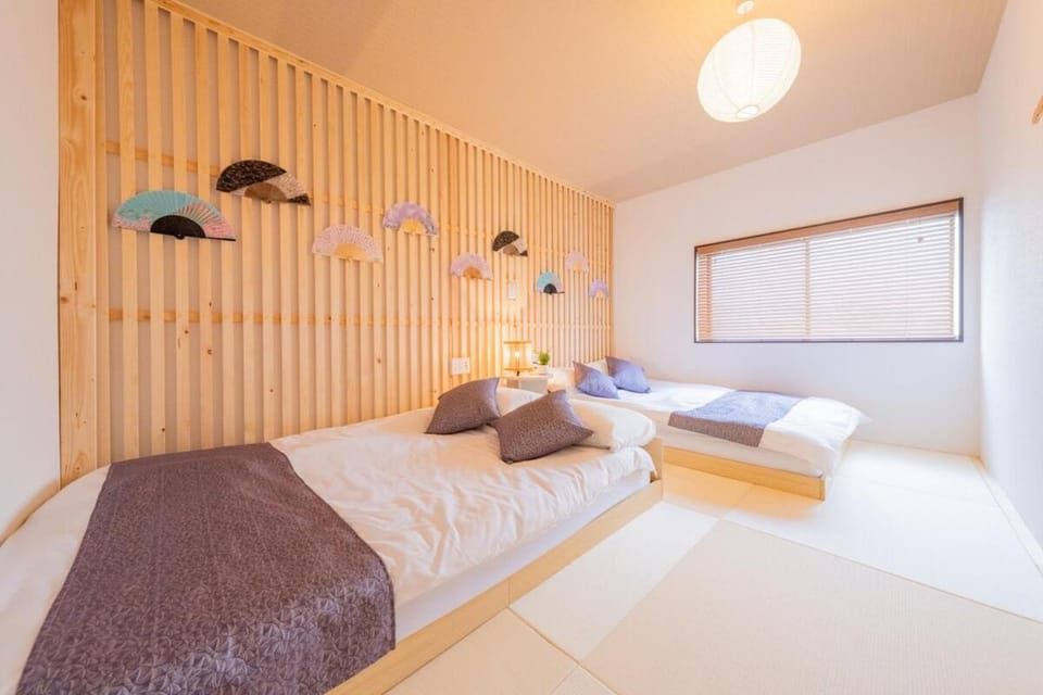 てく Tek USJへ9分 ベッド4台 寝室2つ デザインされた一軒家 Villa in Osaka