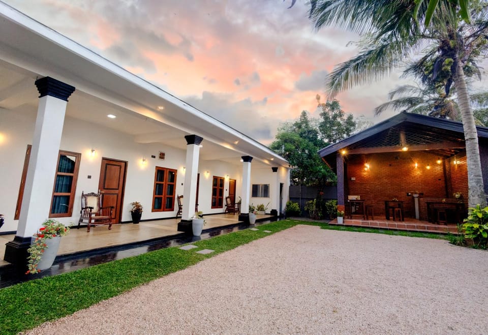 Property building, Restaurant/places to eat