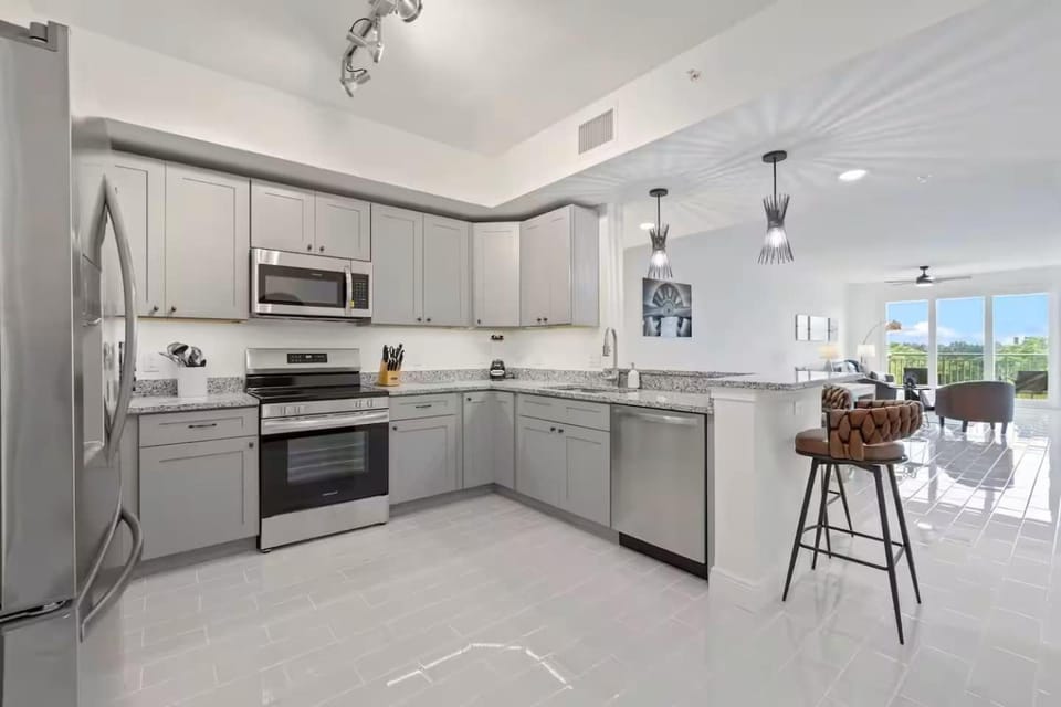 River Fly-In Duo - 5Bd - River & Runway View House in Merritt Island