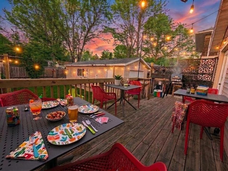 HeartOfRockfrd/NEXPlayground/IndoorHotTub/GameRoom House in Rockford