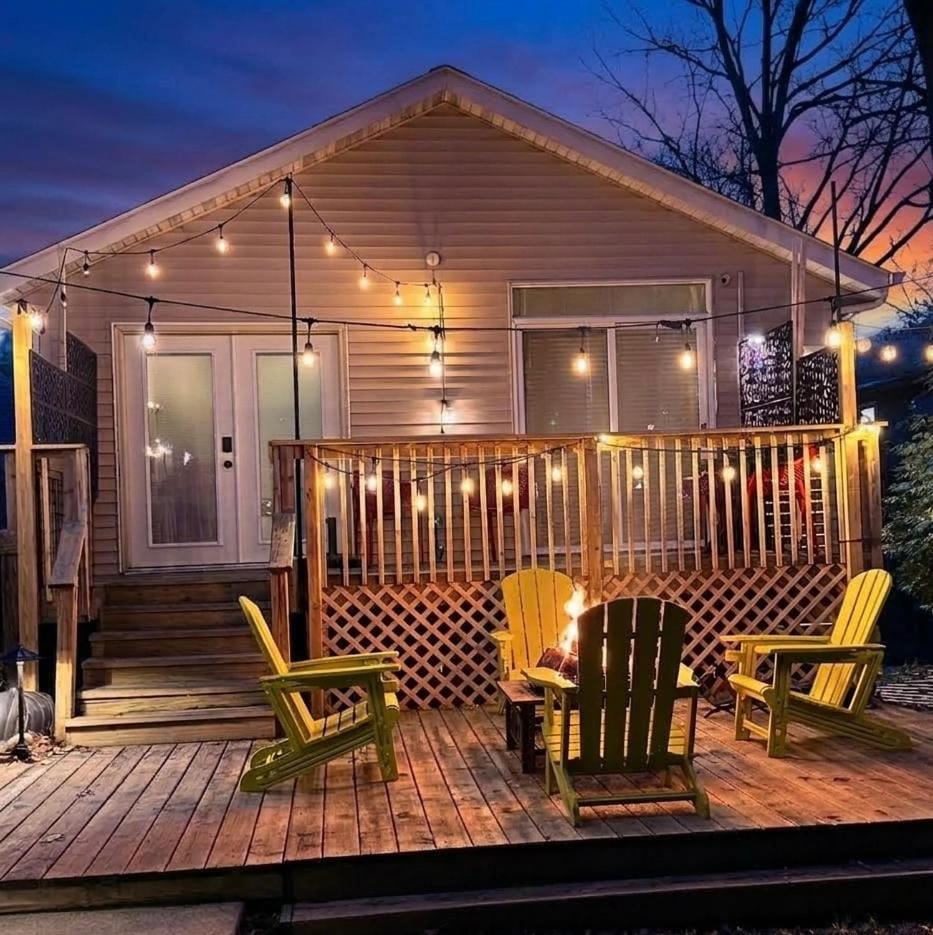 HeartOfRockfrd/NEXPlayground/IndoorHotTub/GameRoom House in Rockford