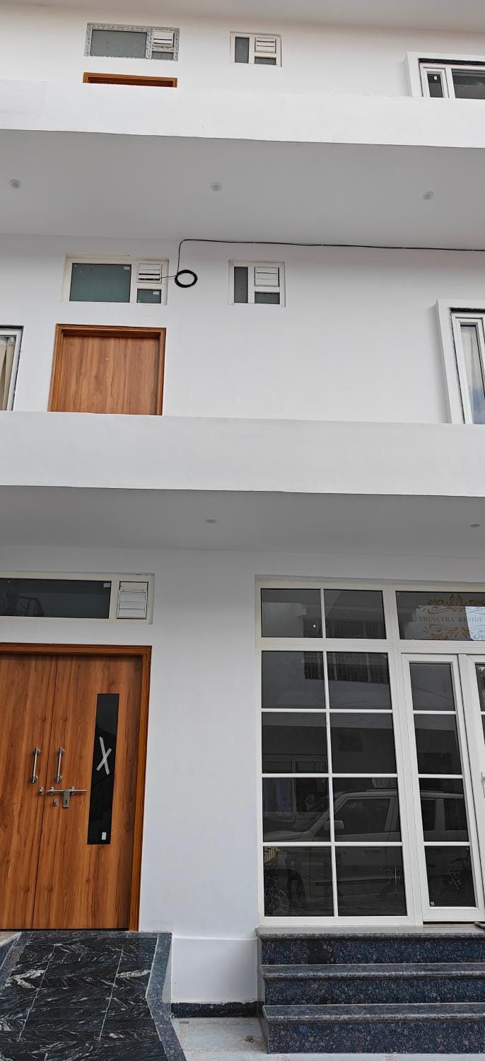 TRINETRA RESIDENCY Varanasi Vacation rental in Maharashtra