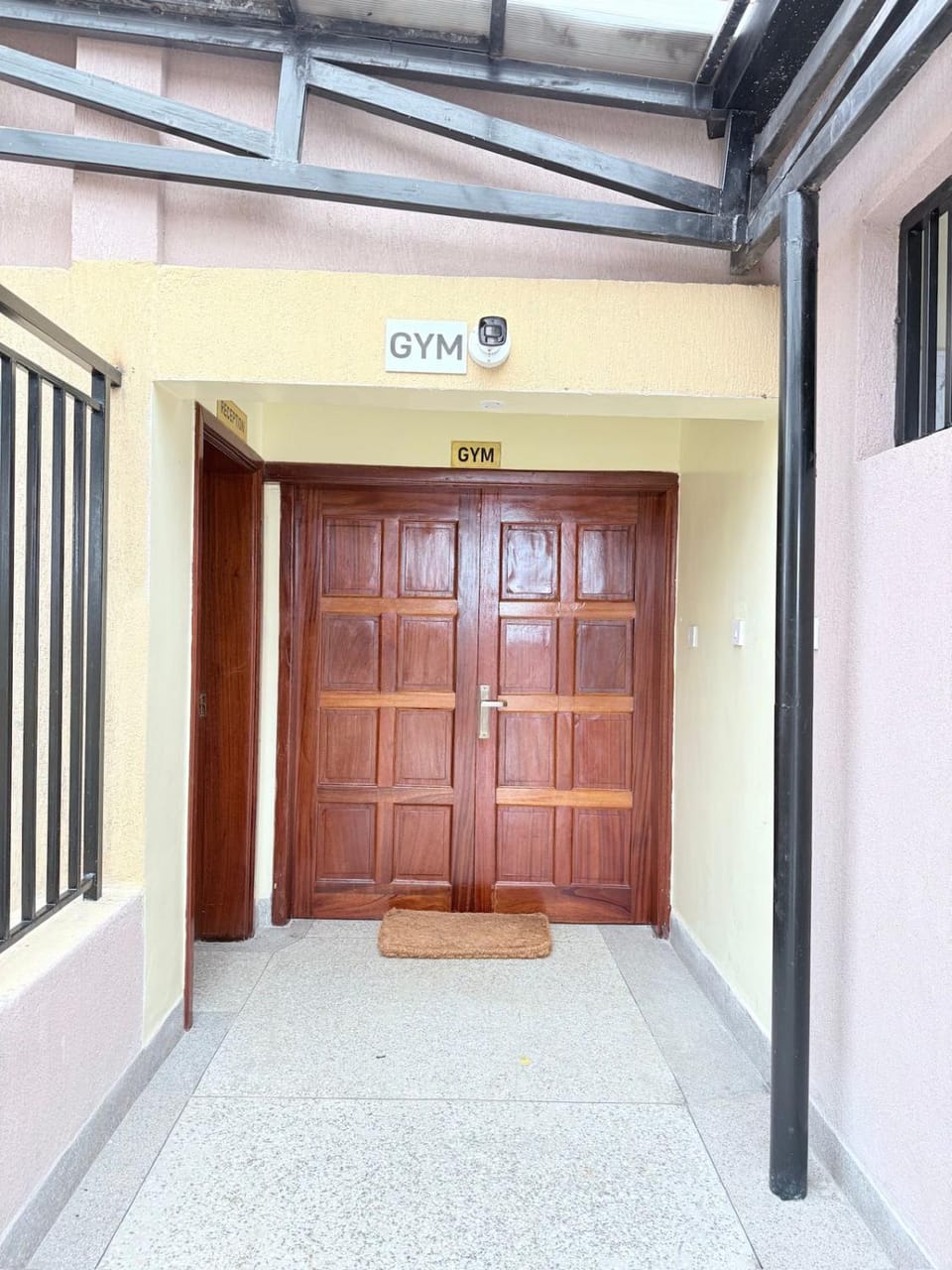 Peshlocs BnB-Ngara nairobi CBD-Equipped gym Apartment in Nairobi County