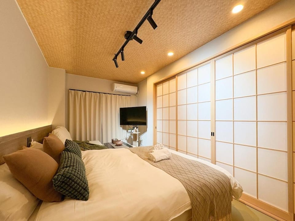 Compass201 1min walk from station 5 guests no elevator Free WiFi Apartment in Osaka
