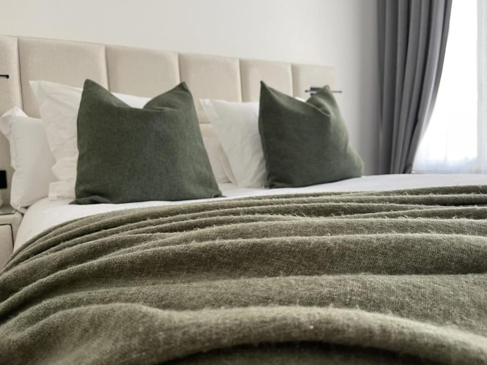 Beautiful condominium with jacuzzi Apartment in Saint-Gilles