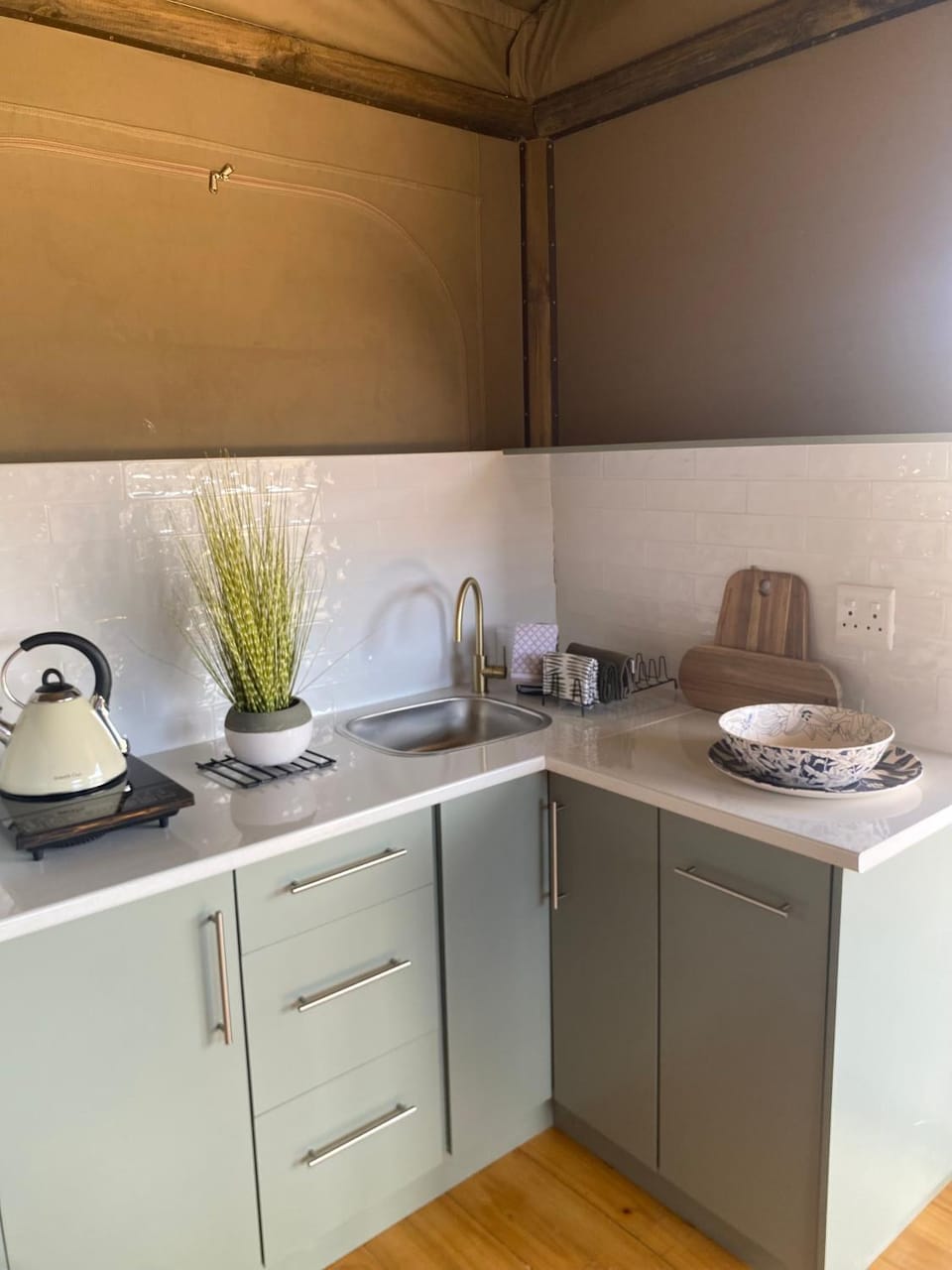 Kitchen or kitchenette