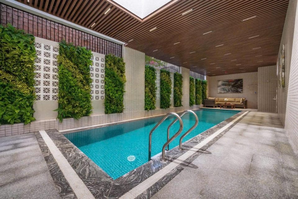Pool view, Swimming pool, sunbed