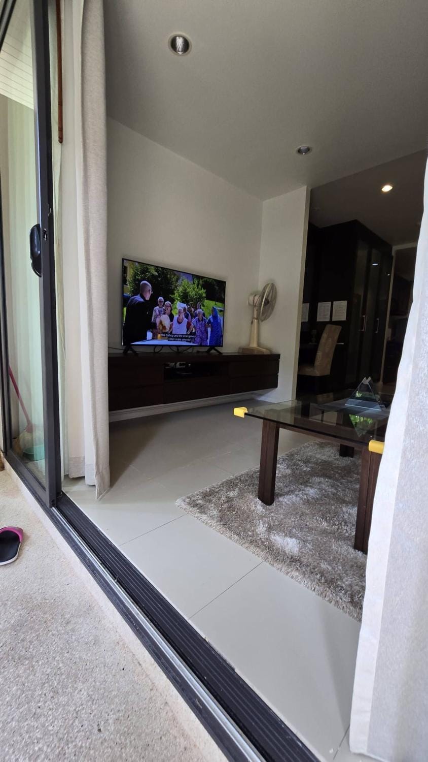 Communal lounge/ TV room, TV and multimedia, Living room