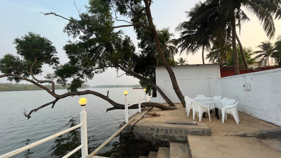 Day, Natural landscape, Garden, Garden, Seating area, Dining area, Garden view, Garden view, Lake view, River view, River view, Sea view