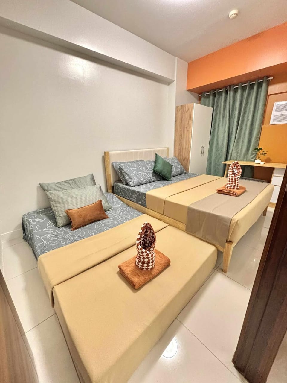 NM 1BR Condo with Balcony at Horizons 101 Apartment hotel in Lapu-Lapu City