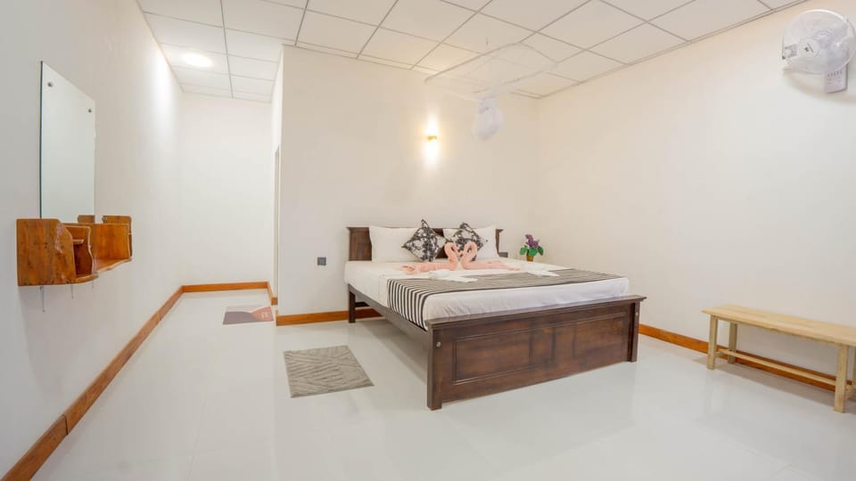 Isuru Homestay Pidurangala Bed and Breakfast in Dambulla