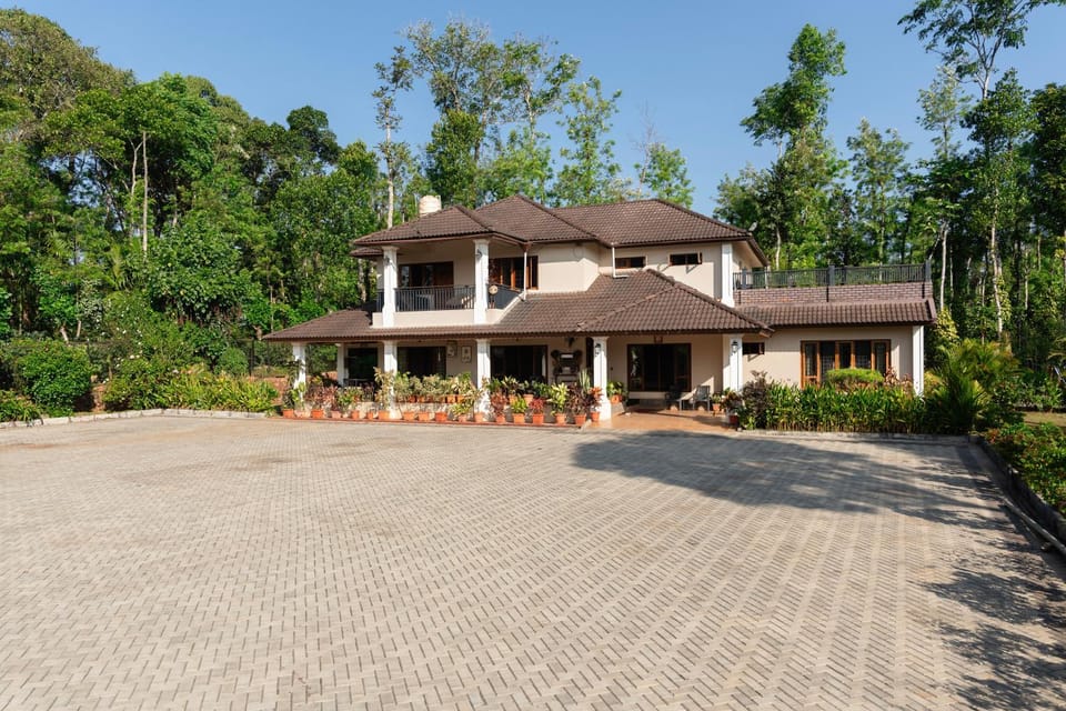 Property building, Facade/entrance, Day, Garden