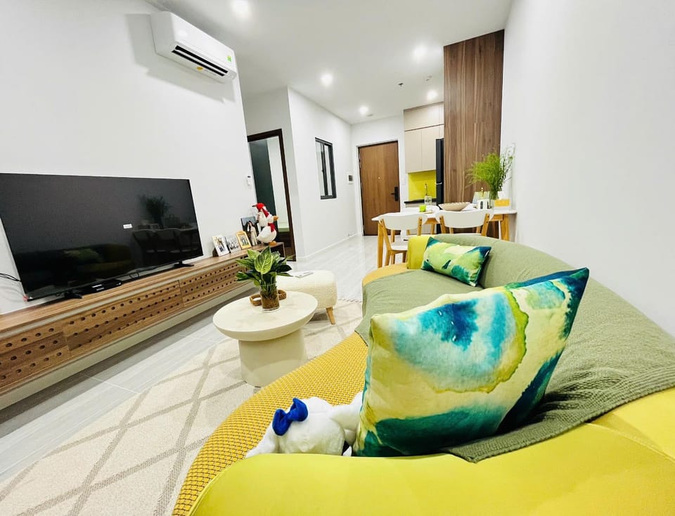 Communal lounge/ TV room, TV and multimedia, Living room, Photo of the whole room, Seating area, Evening entertainment, air conditioner