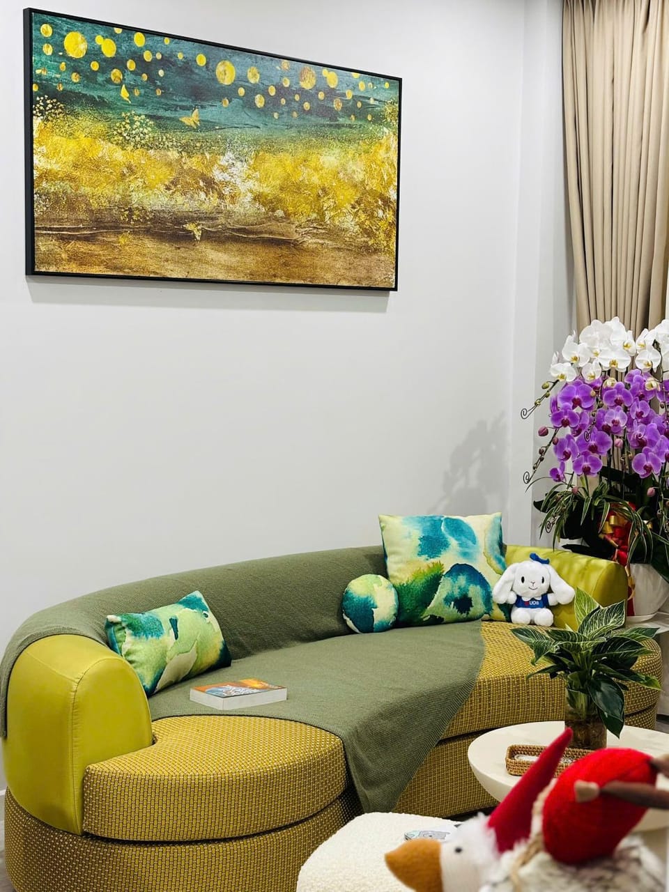 Living room, Decorative detail, Seating area