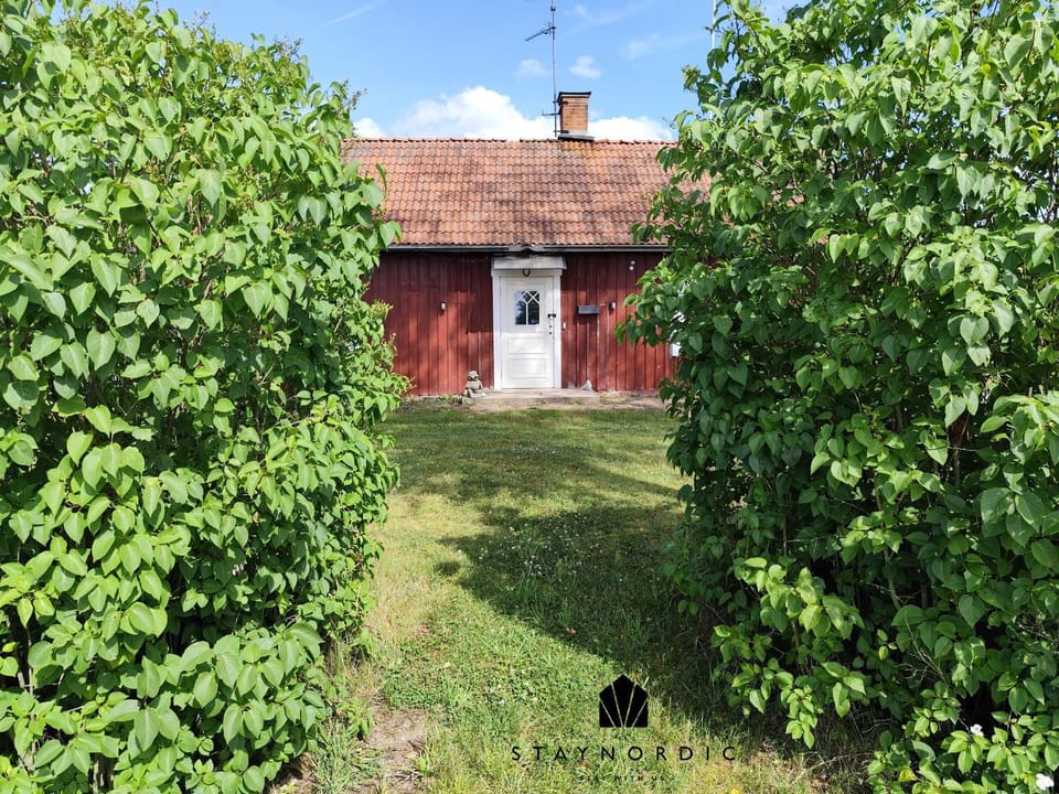 Property building, Facade/entrance, Off site