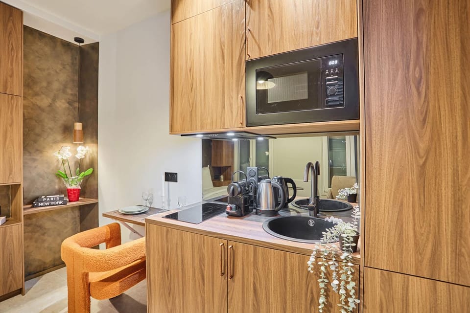 Kitchen or kitchenette