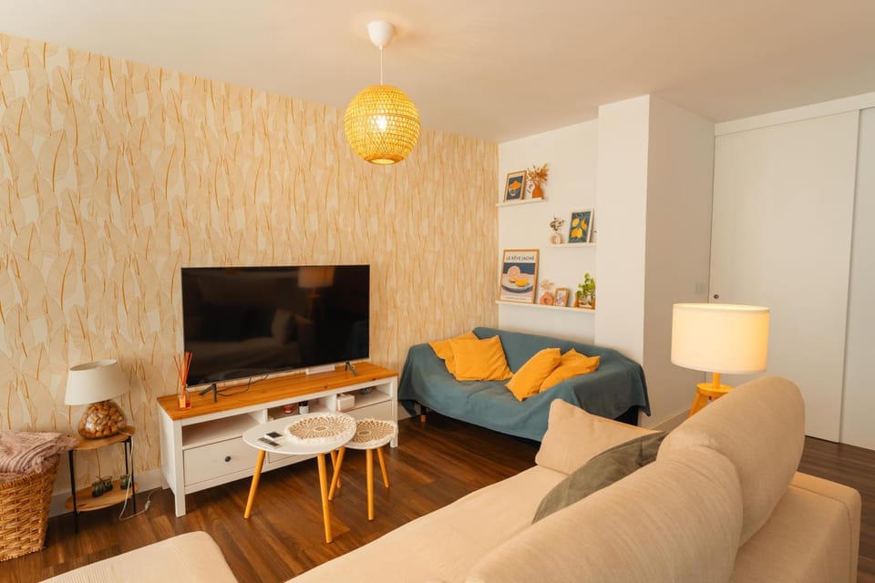 TV and multimedia, Living room, Seating area