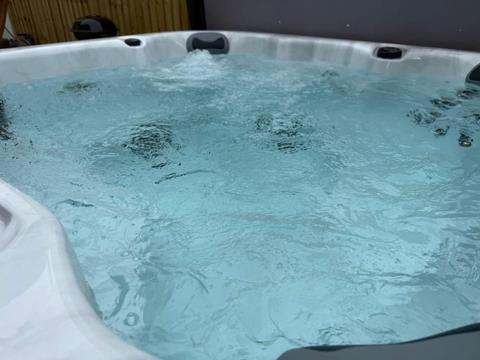 Ivy Cellar - 1 Bedroom apartment - Tenby House in Tenby