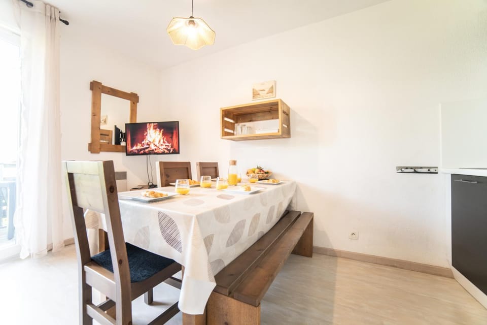 TV and multimedia, Dining area