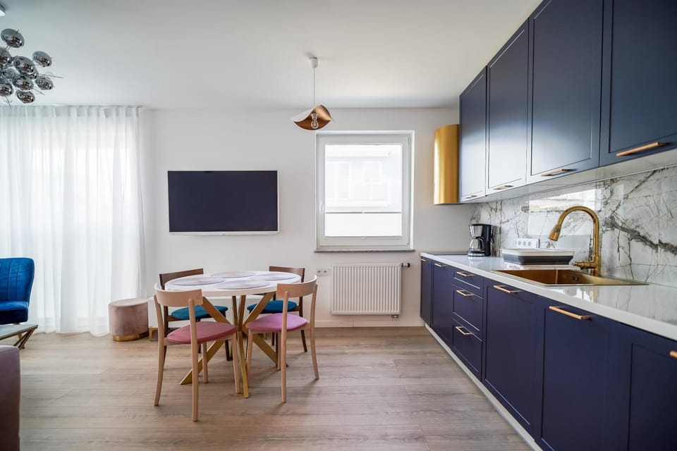TV and multimedia, Kitchen or kitchenette, Dining area