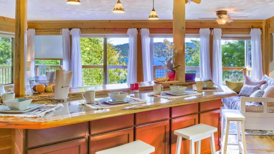 Hoodsport Memory - Beach View, Oysters & Near Olympic Forest Apartment in Hoodsport