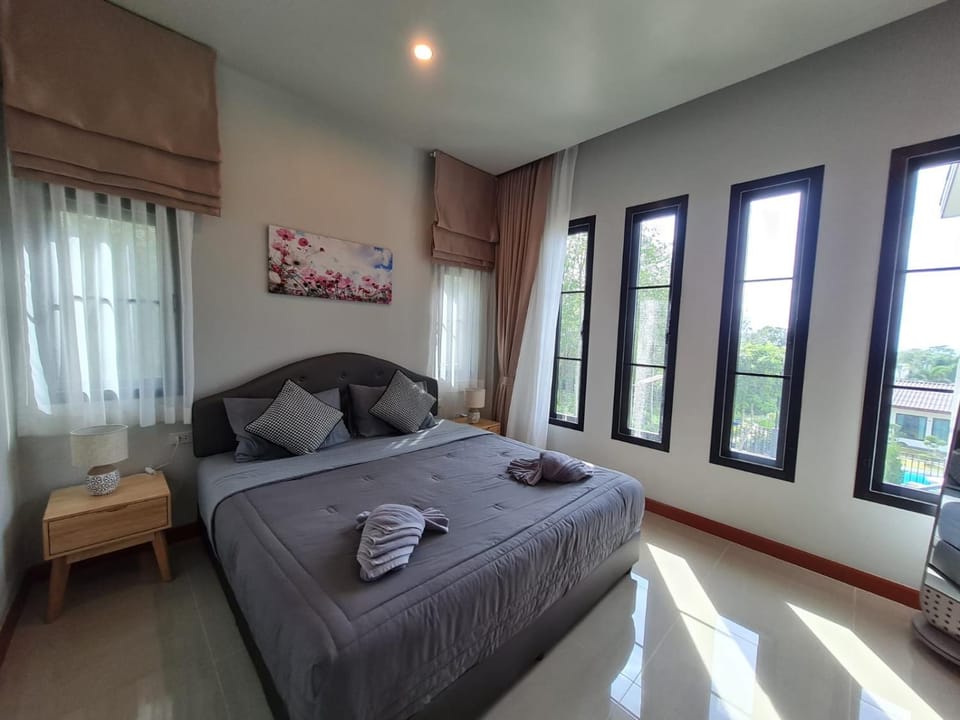 Bed, Bedroom