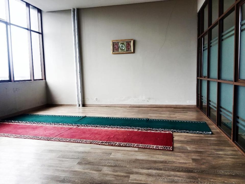 Royal Sentul Park Syariah khusus untuk keluarga dan pasangan menikah Apartment in West Java